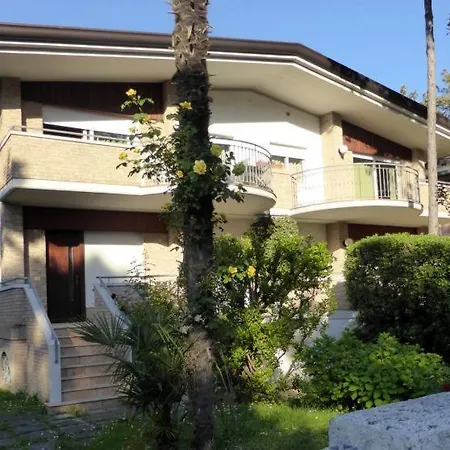 Villa Anny Lignano Sabbiadoro Esterno foto